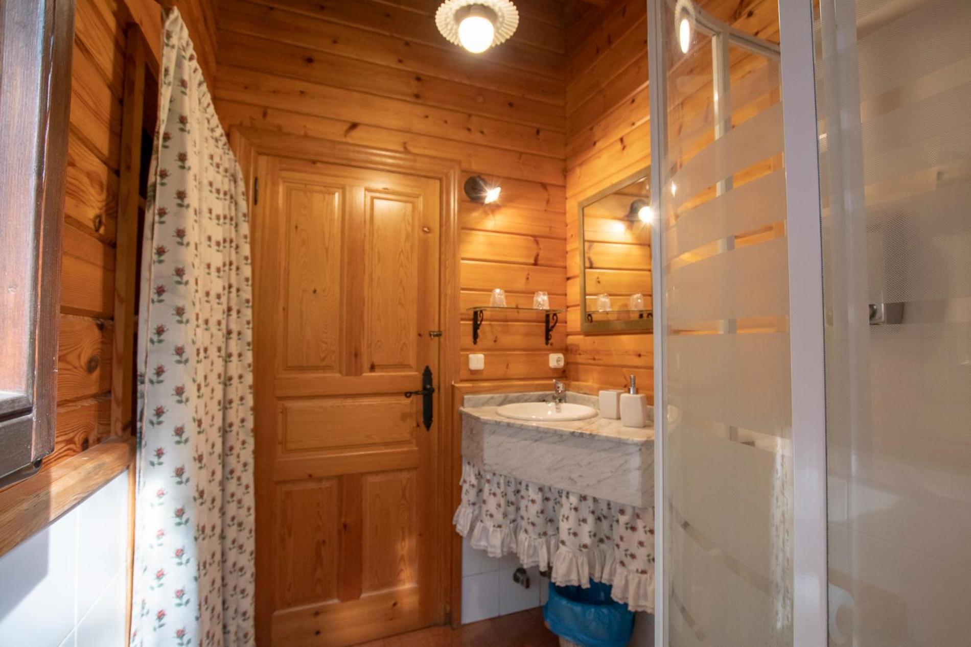 Apartamentos El Cueto Oviñana Екстериор снимка